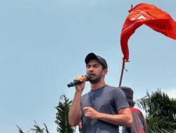 Reza Rahardian Ikut Demo Depan Gedung DPR RI Kawal Putusan MK