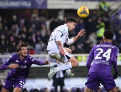 Napoli Naik ke Puncak Klasemen Setelah Gasak Kemenangan 3-0 Atas Fiorentina.