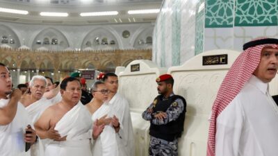 Presiden RI Tunaikan Umrah Usai Pertemuan Bilateral di Jeddah, Sapa Jemaah Indonesia di Masjidil Haram