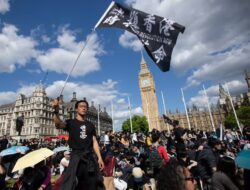 Hong Kong Terbitkan Surat Penangkapan untuk 19 Aktivis di Luar Negeri