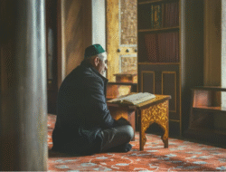 5 Manfaat Surah Al-Fatihah untuk Diri Sendiri