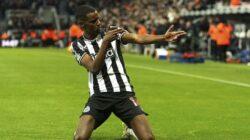 Alexander Isak Ingin Hengkang ke Liverpool, Howe Akui Situasi “Jauh dari Ideal”