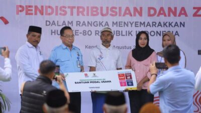 Pemda Sultra Resmikan Pendistribusian Dana ZIS dan DSKL Melalui Tiga Program Unggulan BAZNAS