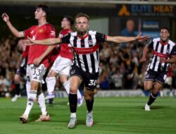 Grimsby Hancurkan Manchester United Lewat Adu Penalti 12-11: Tekanan ke Amorim Makin Berat