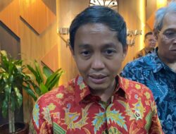 Foto Viral Menhut Raja Juli Main Domino dengan Eks Tersangka Pembalak Liar, Publik Pertanyakan Integritas Penegakan Hukum