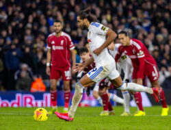 Enam Gol di Elland Road: Leeds Paksa Liverpool Berbagi Poin di Menit Akhir