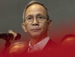 Tiga Pimpinan OJK Mengundurkan Diri Usai IHSG Ambruk Beruntun