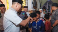 Safari Ramadan di Masjid Raya Al-Kautsar, Gubernur Sultra Tekankan Integritas dan Solidaritas Sosial