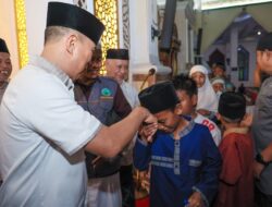 Safari Ramadan di Masjid Raya Al-Kautsar, Gubernur Sultra Tekankan Integritas dan Solidaritas Sosial