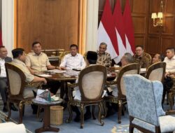 Seskab Teddy: Presiden Prabowo Terima Wakil Ketua DPR di Istana, Bahas Ketahanan Pangan hingga Dinamika Geopolitik