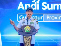 Pemprov Sultra Serahkan TPG, THR, dan Gaji ke-13 bagi Guru SMA/SMK/SLB