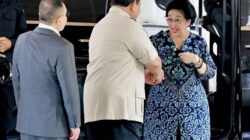 Silaturahmi Kebangsaan, Prabowo Sambut Hangat Megawati di Istana Merdeka