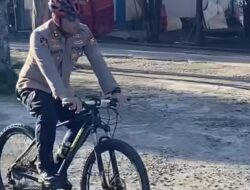 Kapolres Bengkulu Utara Kampanyekan Hemat BBM Lewat Aksi Bersepeda ke Kantor