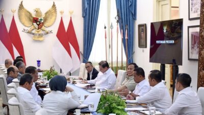 Pimpin Rapat Terbatas, Presiden Prabowo Instruksikan Percepatan Pembangunan Kampung Nelayan Merah Putih