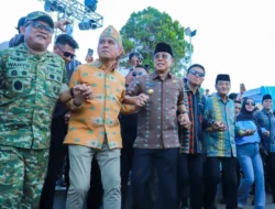 Pawai Budaya HUT Sultra ke-62 Diserbu Warga, Lulo Massal Satukan Ribuan Orang di MTQ Kendari