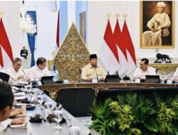 Presiden Prabowo Gelar Ratas Bahas Stabilitas Ekonomi, Pertumbuhan RI Salah Satu Tertinggi di G20