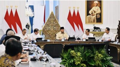 Presiden Prabowo Gelar Ratas Bahas Stabilitas Ekonomi, Pertumbuhan RI Salah Satu Tertinggi di G20